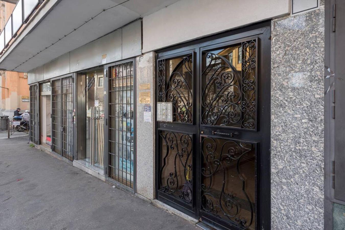 Hosting Aparments Apartment Rome Bagian luar foto